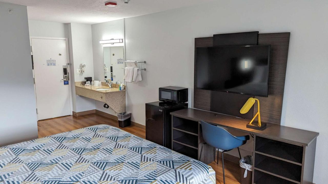 Motel 6-Framingham, Ma - Boston West Екстериор снимка